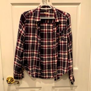 Hollister flannel long sleeve button up small. Blue-pink